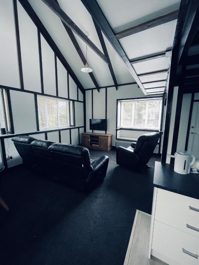 Experience Heritage, Live Modern Upper Hutt Eksteriør billede